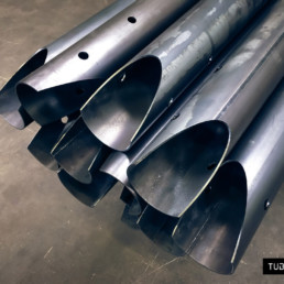 Cutted round pipes for metal structure